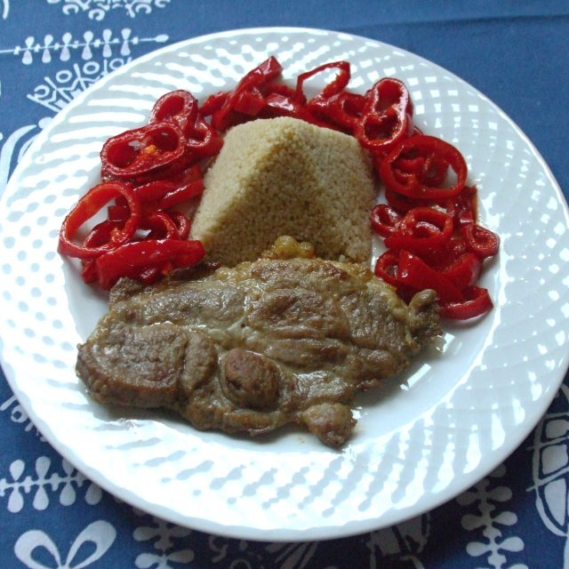 Vepřový steak s kuskusem a paprikou | foto: Stanislava Brádlová,  Český rozhlas