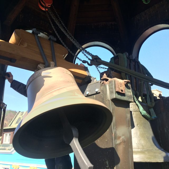 Do kostela Povýšení svatého Kříže v Děčíně se vrátily zvony | foto: Daniela Pilařová,  Český rozhlas