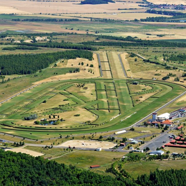 Areál mosteckého závodiště | foto:  Hipodrom Most
