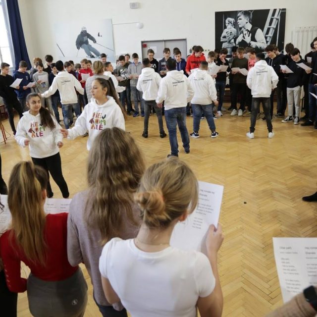 Benefičního koncertu na podporu Stipendia Václava Havla se zúčastnila Ida Kelarová a Čhavorenge | foto:  Oficiální facebookový profil English College