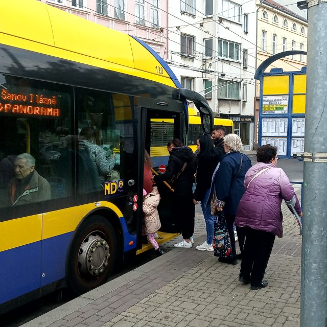 MHD Teplice,  nástup může být pro někoho složitější | foto: Jana Vitásková,  Český rozhlas