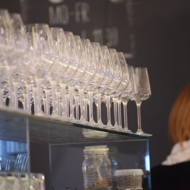 Servírka v restauraci  (ilustr. obr.) | foto: Profimedia