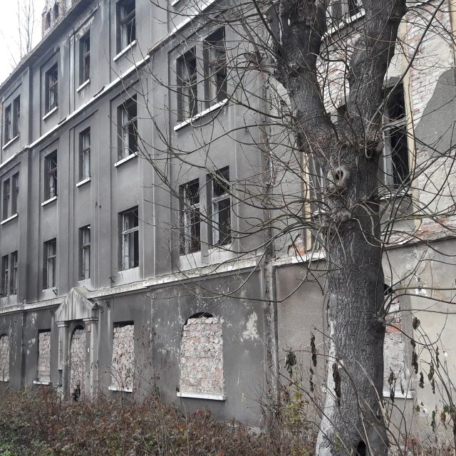 Ruiny domů v ulici Na Nivách | foto: Jan Bachorík,  Český rozhlas