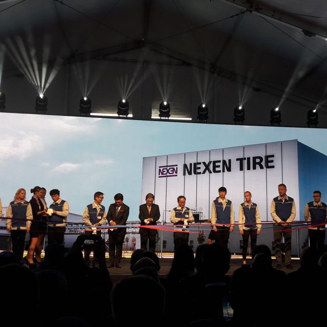 Slavnostní zahájení provozu nové továrny společnosti Nexen Tire | foto: Libor Želinský