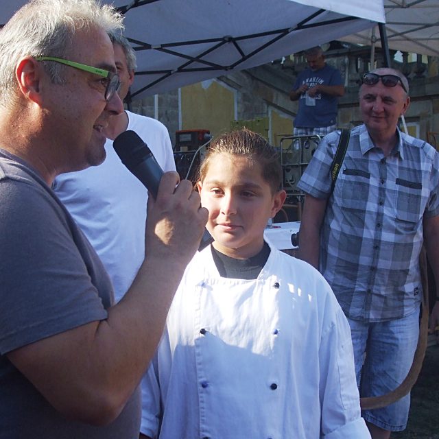 Mistrovství vaření ve svíčkové - moderátor Martin Zounar a vítěz Martin Holan | foto: Stanislava Brádlová,  Český rozhlas