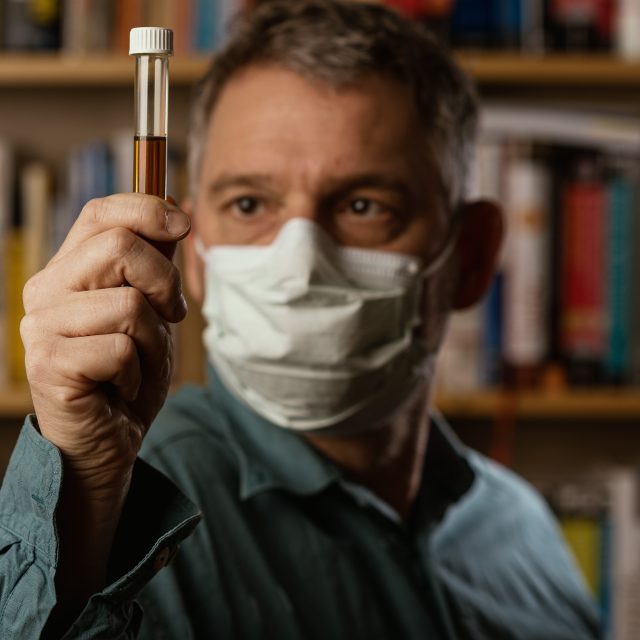 Testování na koronavirus | foto: Stefan Heesch,  Fotobanka Unsplash