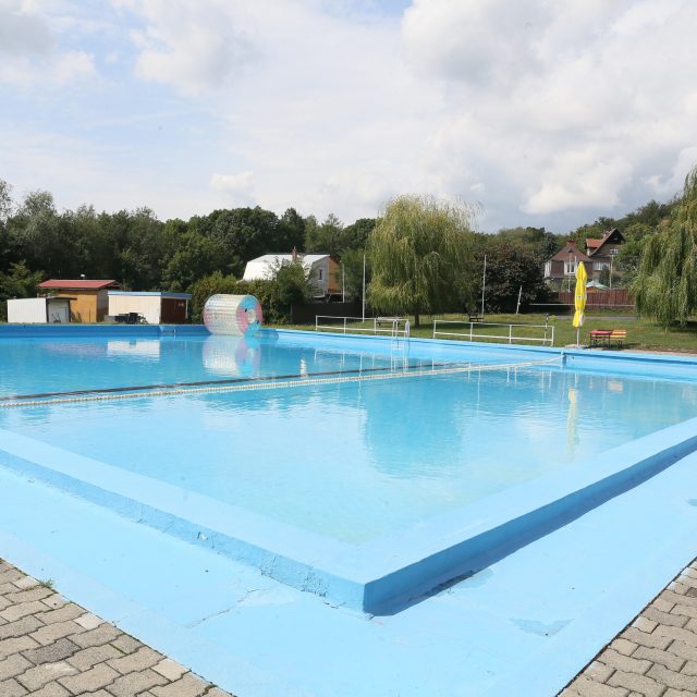 Koupaliště v Dubí před opravou | foto: Iveta Lhotská,  MAFRA / Profimedia