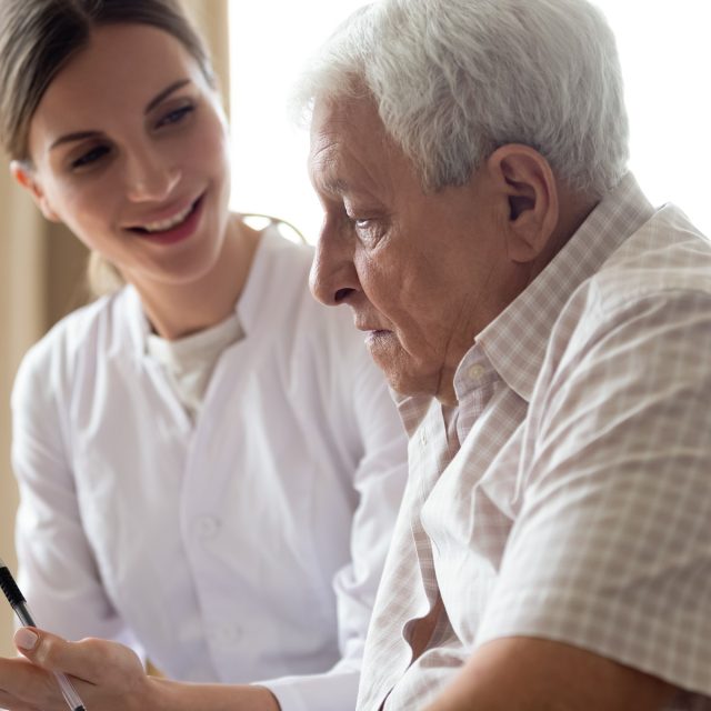 Senior,  pomoc,  sociální  (ilustrační) | foto: Profimedia