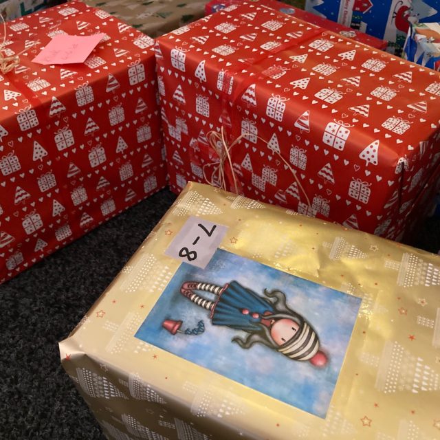 I letos mohou lidé obdarovat děti z chudších rodin ve vánoční sbírce nazvané Krabice od bot | foto: Daniela Pilařová,  Český rozhlas