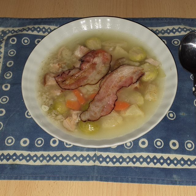 Polévka z uzeného s chipsem | foto: Stanislava Brádlová,  Český rozhlas