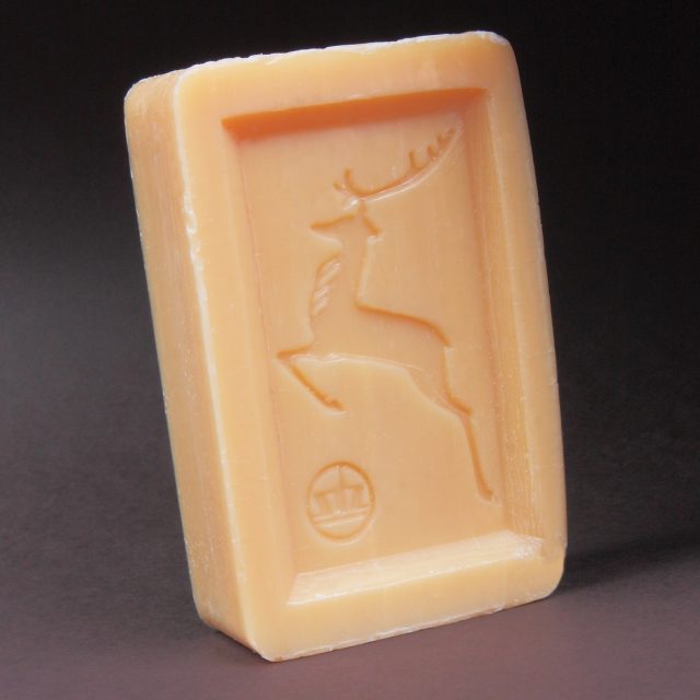 Legendární mýdlo s jelenem vyráběné firmou Setuza | foto: Profimedia