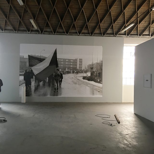 Výstavě vévodí záběr z demonstrace v Ústí nad Labem z 22.11.1989 | foto: Gabriela Hauptvogelová,  Český rozhlas