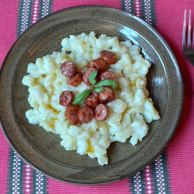 Halušky s brynzou a klobáskou | foto: Stanislava Brádlová,  Český rozhlas