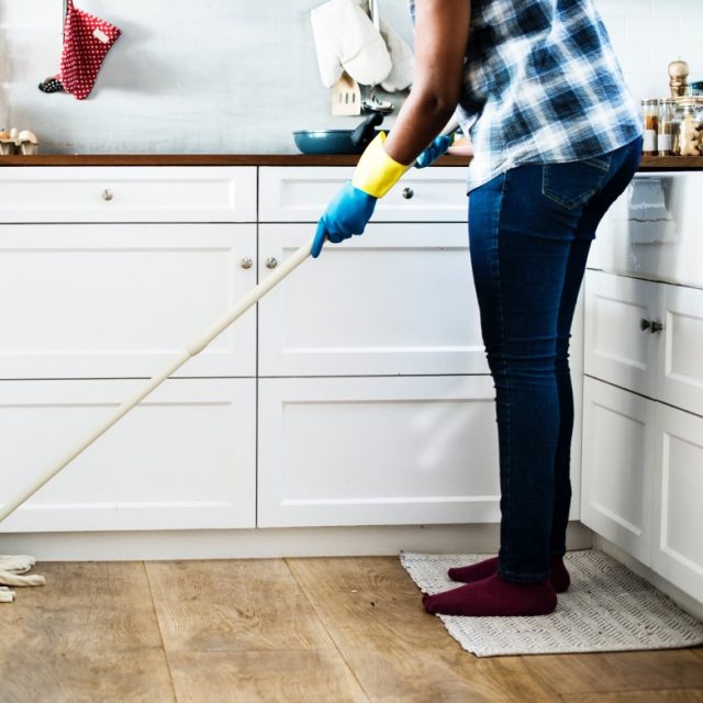 Uklízečky založily vlastní úklidovou firmu,  řeší společně například storno podmínky a ceny | foto: pxhere,  CC0 1.0