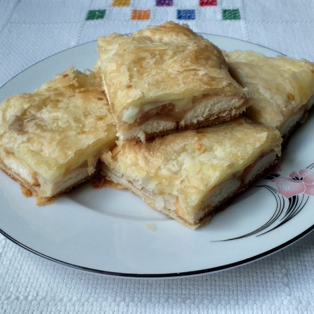 Jablečné řezy s pudinkem a piškoty | foto: Stanislava Brádlová,  Český rozhlas