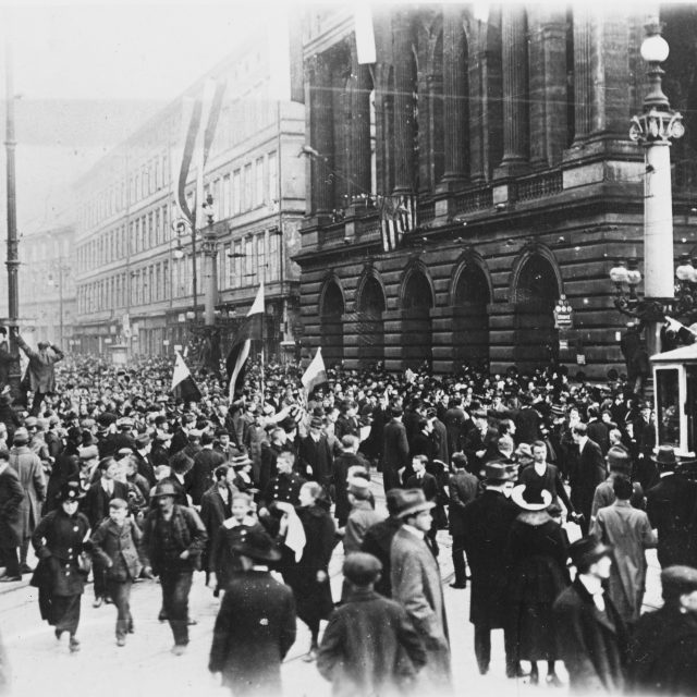 Vyhlášení Československé republiky v Praze 28. října 1918 | foto: Fotobanka Profimedia