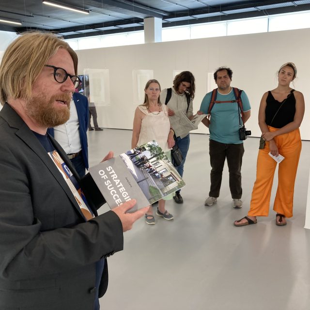 Kurátor Juraj Čarný vydá na podzim publikaci o cestě slovenských umělců do světových galerií a muzeí | foto: Gabriela Hauptvogelová,  Český rozhlas