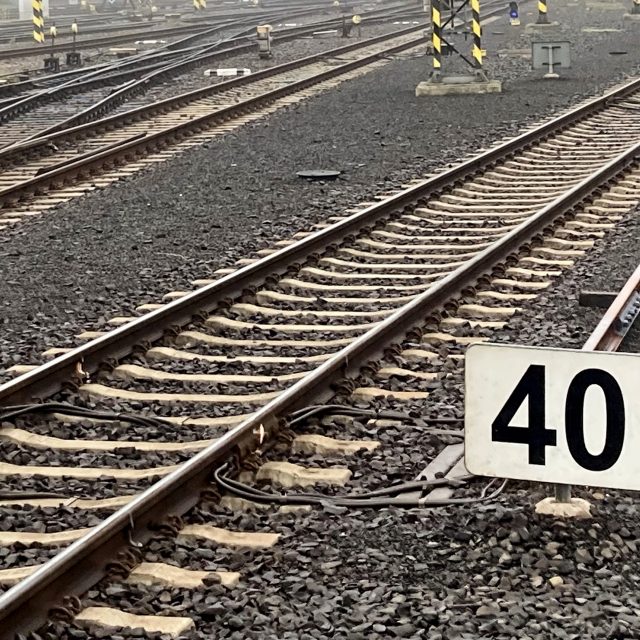 Železnice,  koleje  (ilustrační foto) | foto: Jana Myslivečková,  Český rozhlas