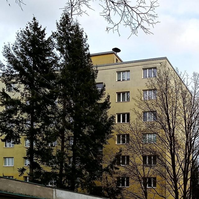 Rotační siréna na střeše paneláku v Duchcově | foto: Jana Vitásková,  Český rozhlas