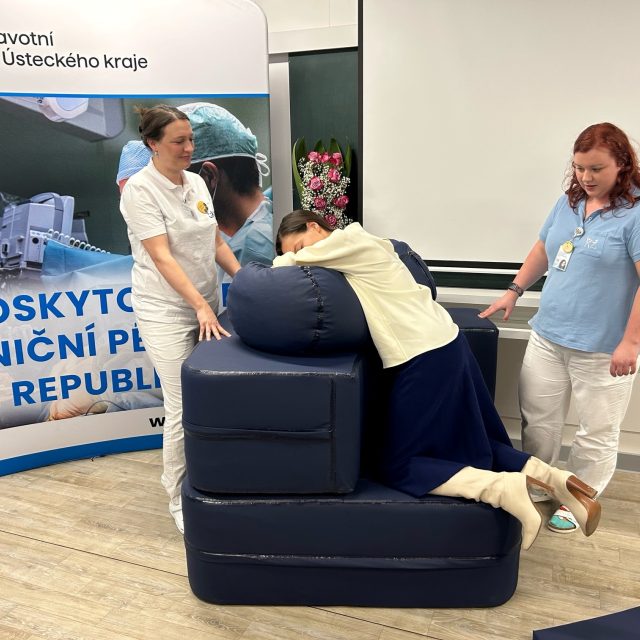 Rodičky v Litoměřicích mohou nově využít porodní gauč. Tamní nemocnice ho dostala darem | foto: Lucie Heyzlová,  Český rozhlas