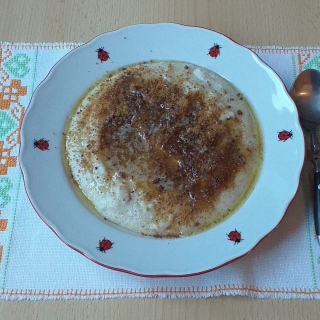 Celozrnná kaše s perníkem a medem | foto: Stanislava Brádlová,  Český rozhlas