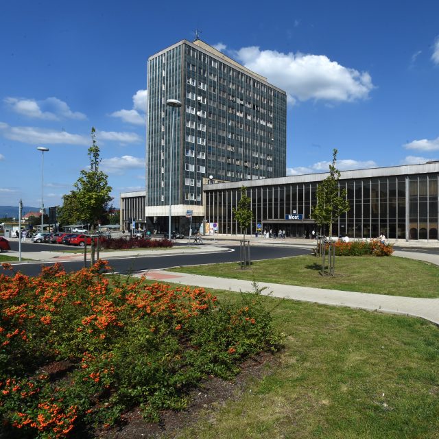 Vlakové nádraží v Mostě | foto: Libor Zavoral,  ČTK