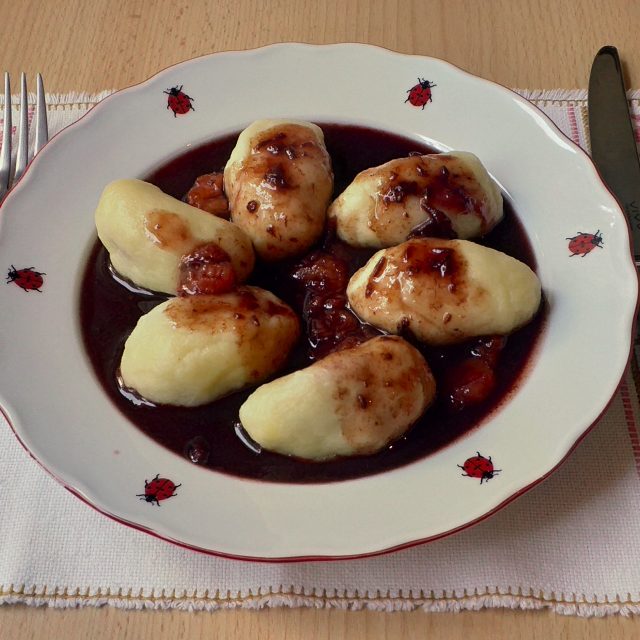 Tvarohové knedlíky s ovocným rozvarem | foto: Stanislava Brádlová,  Český rozhlas