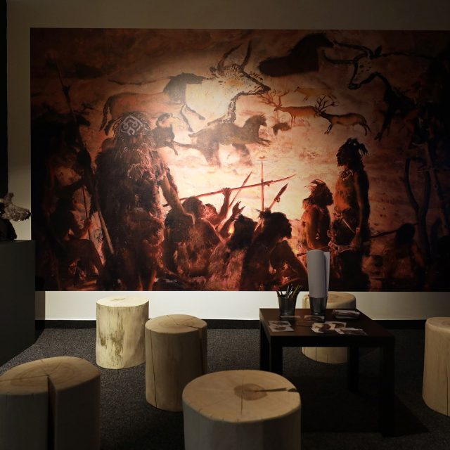 Na výstavě v Pavilonu Anthropos uvidíte originály řady známých obrazů Zdeňka Buriana | foto: Jan Cága,  Archiv Moravského zemského muzea