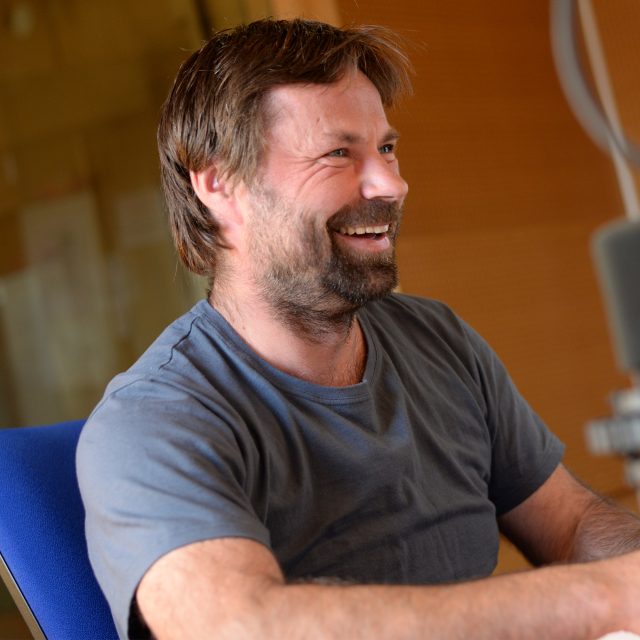 René Němeček s partnery vymyslel tričko,  které neprozradí,  že se potíte | foto: Jan Ptáček,  Český rozhlas