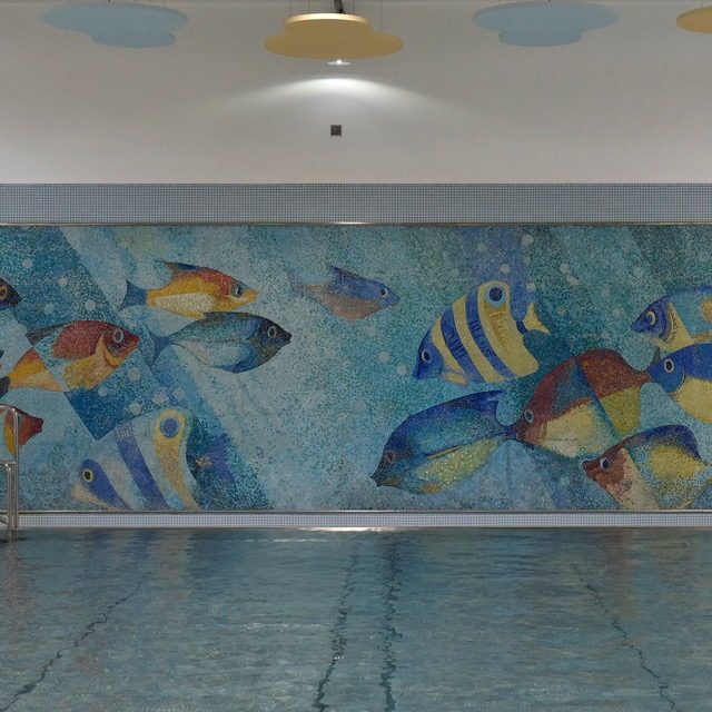 Autor Ladislav Lapáček,  1980,  Klíše - plavecká hala,  po restaurování | foto: M. Krsek