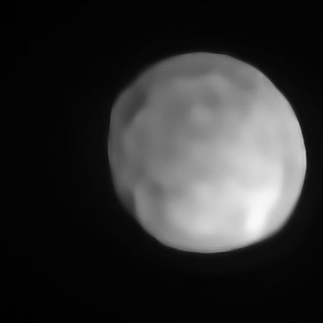 Planetka Hygiea v hlavním pásu asteroidů na snímku Very Large Teleskopu Evropské jižní observatoře | foto:  ESO/P. Vernazza et al./MISTRAL algorithm  (ONERA/CNRS),  CC BY 4.0