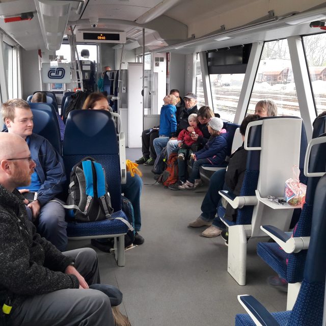 Cestující ve vlaku  (ilustr. obr.) | foto: Eva Malá