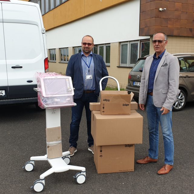 Předávání plicní ventilace pro litoměřickou nemocnici | foto: Jan Bachorík,  Český rozhlas