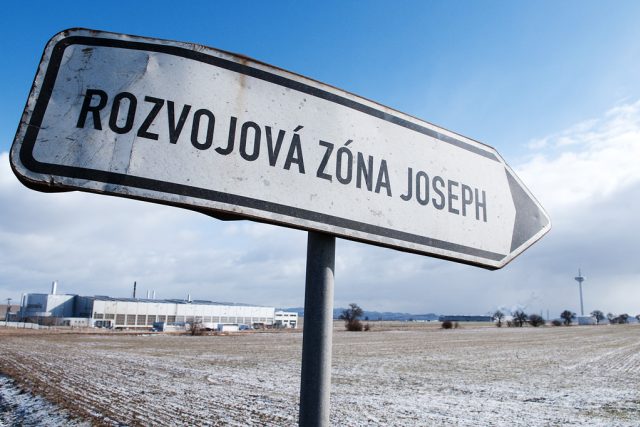 Průmyslová zóna Joseph na Mostecku. | foto: Tomáš Adamec