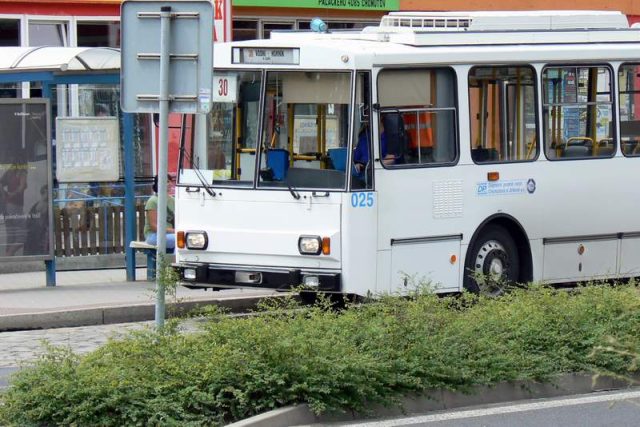 Trolejbus MHD v Chomutově | foto: Tomáš Šácha,  Český rozhlas