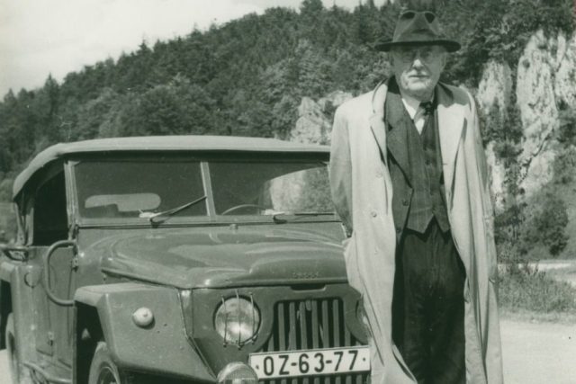 Prof. Absolon na exkurzi v Moravském krasu,  červen 1957  (z archivu V. Absolonové a J. Rubína) | foto:  archiv