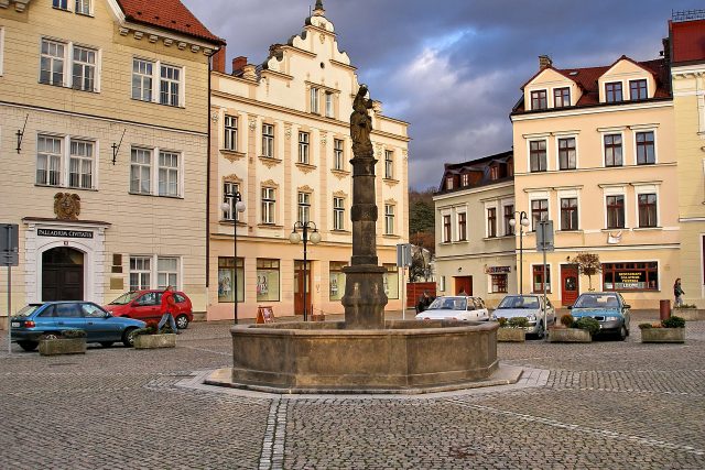 Historické náměstí v České Kamenici,  do kterého ústí Nerudova ulice | foto: Dagmar Cestrová,  Český rozhlas