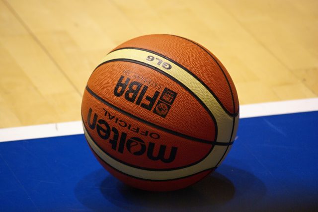Basketbalový míč. Ilustrační foto | foto: David Kubíček,  Český rozhlas