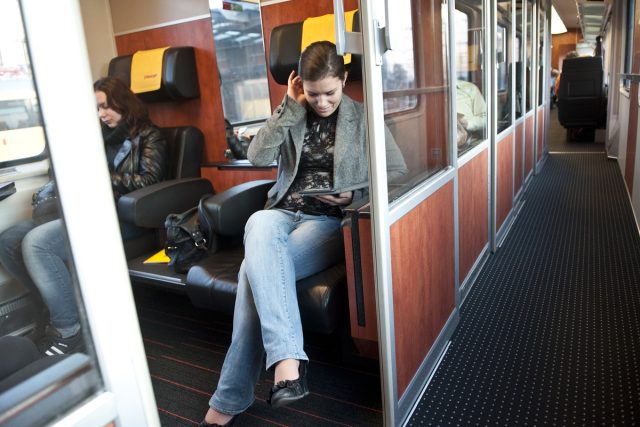 Cestující ve vlaku  (ilustr. foto) | foto: Filip Jandourek