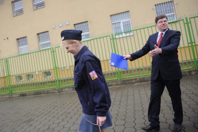 U otevření nové věznice ve Velkých Přílepech byl i ministr spravedlnosti Jiří Pospíšil | foto: Filip Jandourek