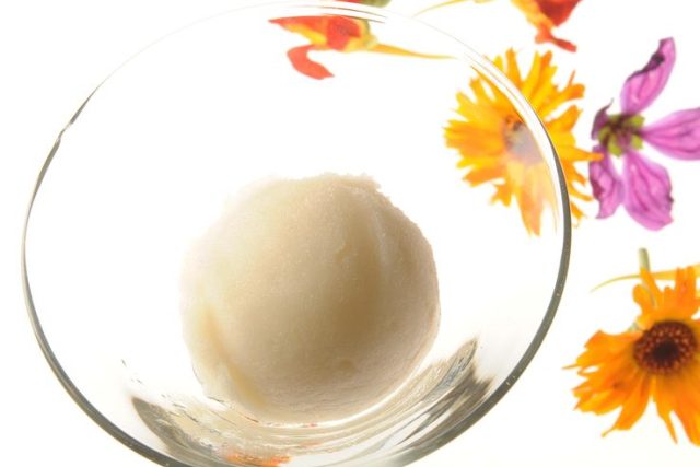 Pampeliškový sorbet,  dezert,  zmrzlina | foto:  Restaurace CODA