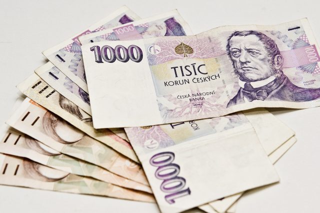 Peníze  (ilustrační foto) | foto: Filip Jandourek