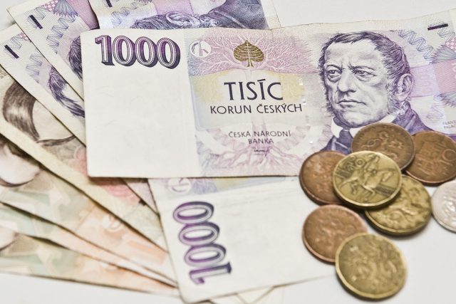 Peníze  (ilustrační foto) | foto: Filip Jandourek