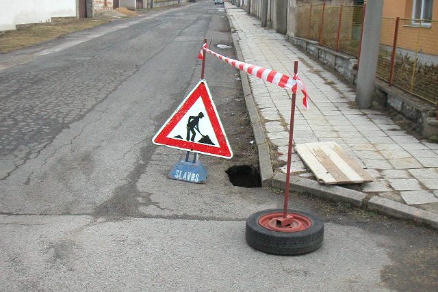 Města na Mostecku a Chomutovsku odkládají nebo ruší chystané opravy | foto: Ondřej Jánoška