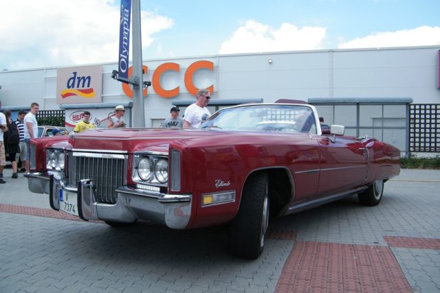 Asi nejdelším autem je Cadillac Eldorado z roku 1972. Měří 5, 9 metru | foto: Gabriela Hauptvogelová,  Český rozhlas