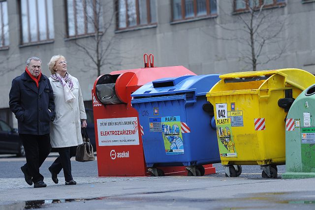 Tříděný odpad,  kontejner,  recyklace  (ilustrační foto) | foto: Filip Jandourek