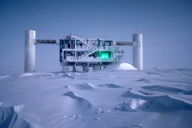 Velký neutrinový detektor IceCube Neutrino Observatory | foto:  IceCube Neutrino Observatory