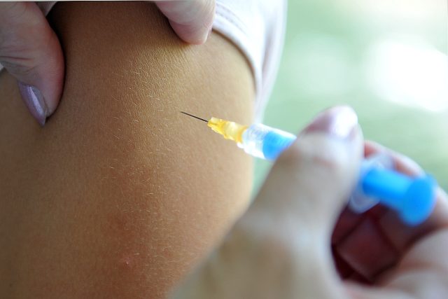 Očkování,  vakcína,  lék,  doktor,  injekce,  sříkačka | foto: Filip Jandourek