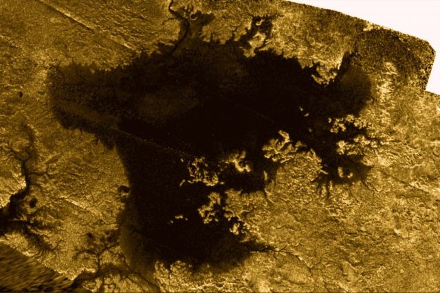 Jezero Ligeia Mare na Titanu | foto:  NASA/JPL-Caltech/ASI/Cornell
