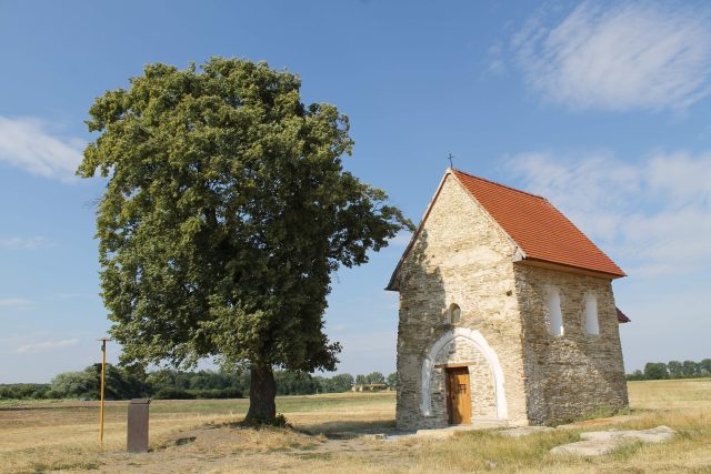 Kostel svaté Margity Antiochijské v Kopčanech,  patrně nejstarší křesťanský kostel ve střední Evropě | foto: David Hertl,  Český rozhlas